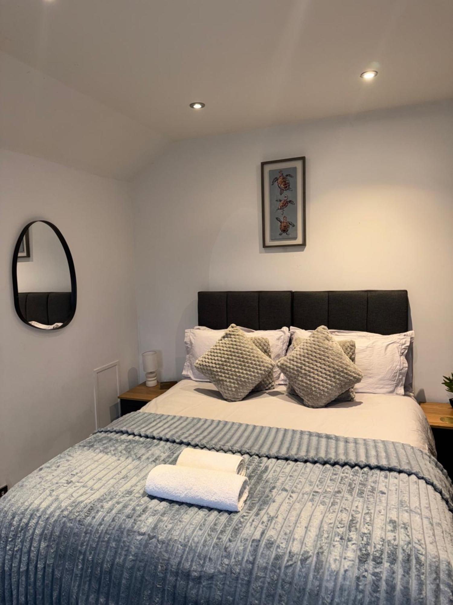 Cosy Countryside Stay- Waters Upton, Telford Exterior photo
